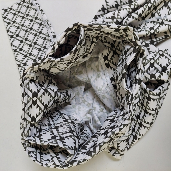 VARLEY Bedford Yoga Workout Pants Equinox Geo Aztec Print Size XS - Picture 7 of 9